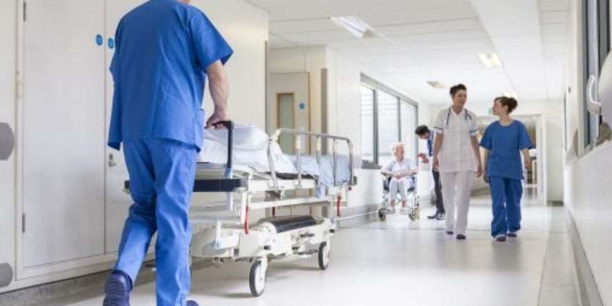 Vitória para os trabalhadores NOVA LEI acaba de ser aprovada e atinge em cheio hospitais do Brasil - Foto Internet Vitória para os trabalhadores NOVA LEI acaba de ser aprovada e atinge em cheio hospitais do Brasil - Foto Internet