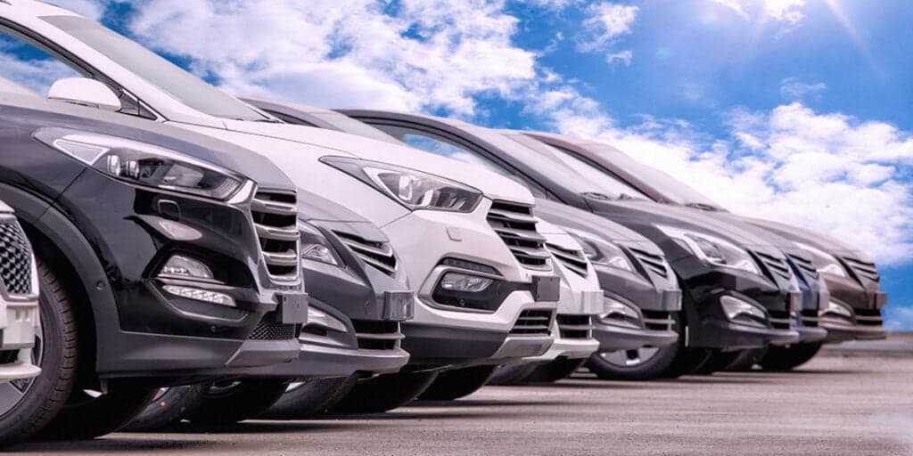 Renault, Fiat e Volkswagen: Carros AMADOS de marcas famosas têm preços despencando e agora cabem no bolso