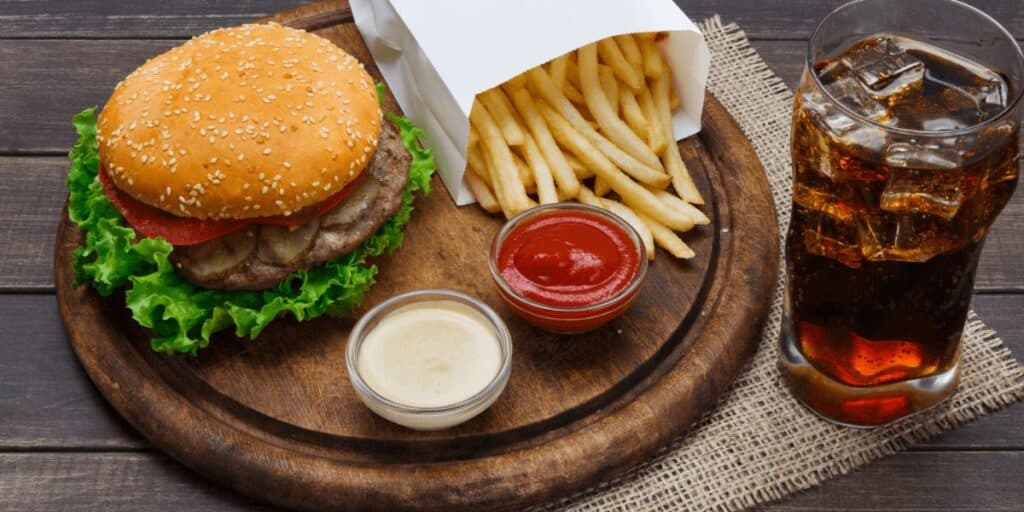 Prejuízo e respirando por aparelhos: A triste falência de rede de fast-food amada em país após fracasso