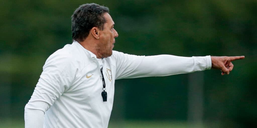 Fiel está em FESTA: Luxemburgo recebe notícia espetacular com REFORÇO que salvará o timão de vez