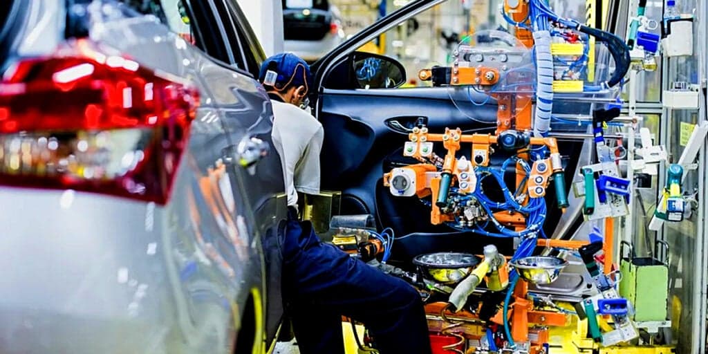 Montadoras aplicam descontos acima do anunciado pelo governo e preços de carros populares desmoronam