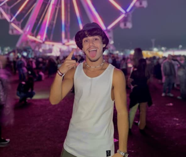 Xande Valois curtindo o Rock In Rio (Foto: Reprodução Instagram) Xande Valois curtindo o Rock In Rio (Foto: Reprodução Instagram)