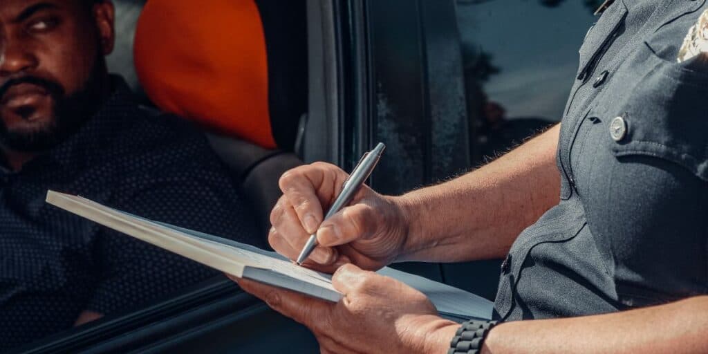 Multa PESADA e dor de cabeça: 5 novas leis de trânsito entram em vigor e pegam os motoristas desprevenidos