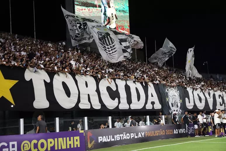 A missão dos torcedores do time é tentar não se impactar com a barba que foi montada com 7 saídas do clube - Foto Interner A missão dos torcedores do time é tentar não se impactar com a barba que foi montada com 7 saídas do clube - Foto Interner