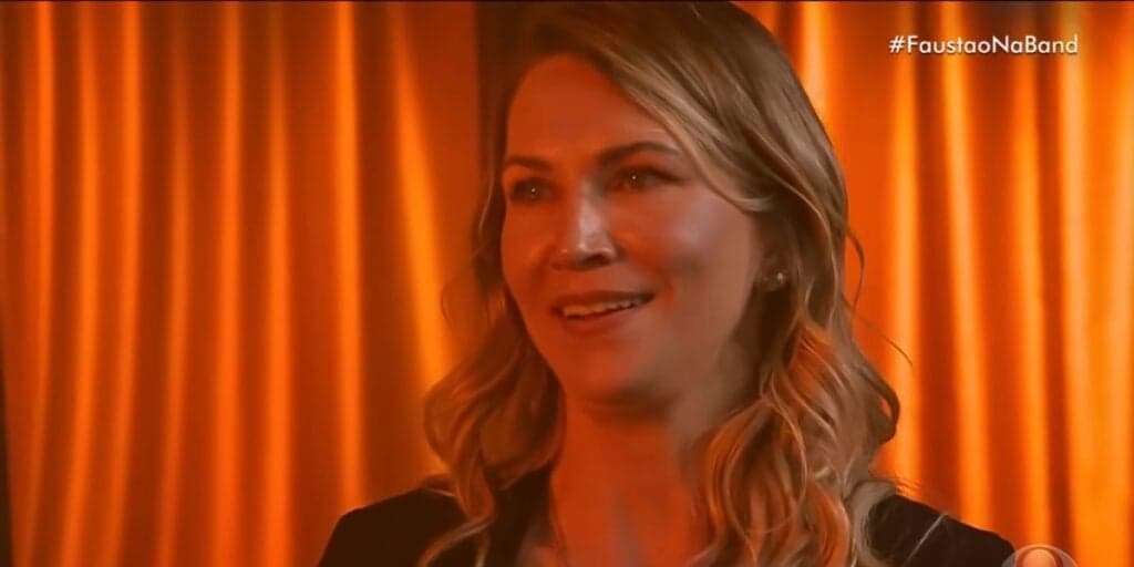 O choro de Anne Lottermann ao vivo na Band após perder o chão com sertanejos: "Estou tentando me recuperar"