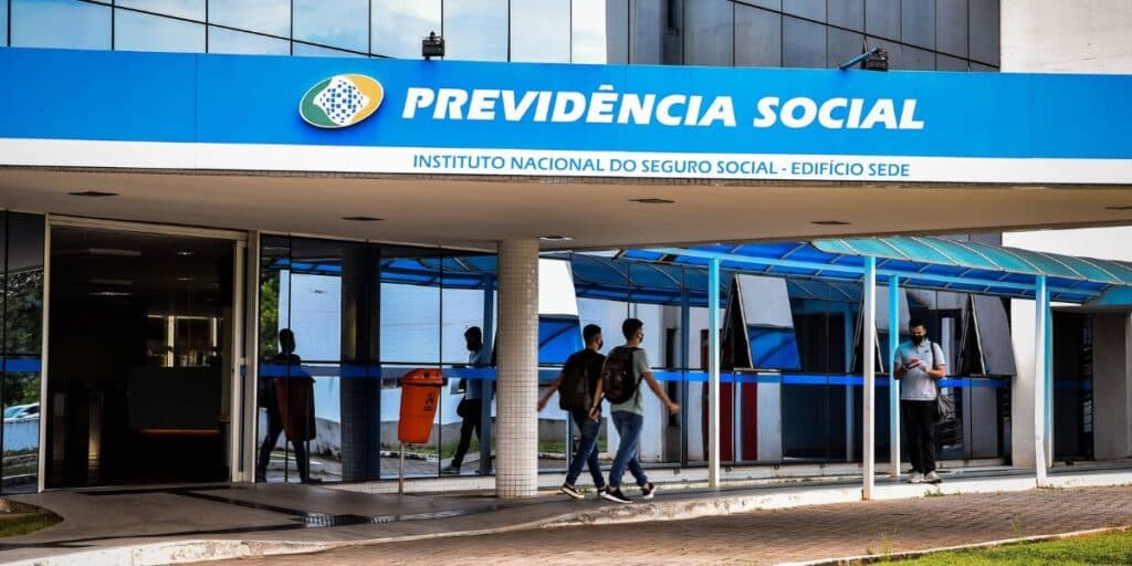 Bizarro: INSS acaba de suspender aposentadoria de pessoas por conta de descoberta e você pode ser um
