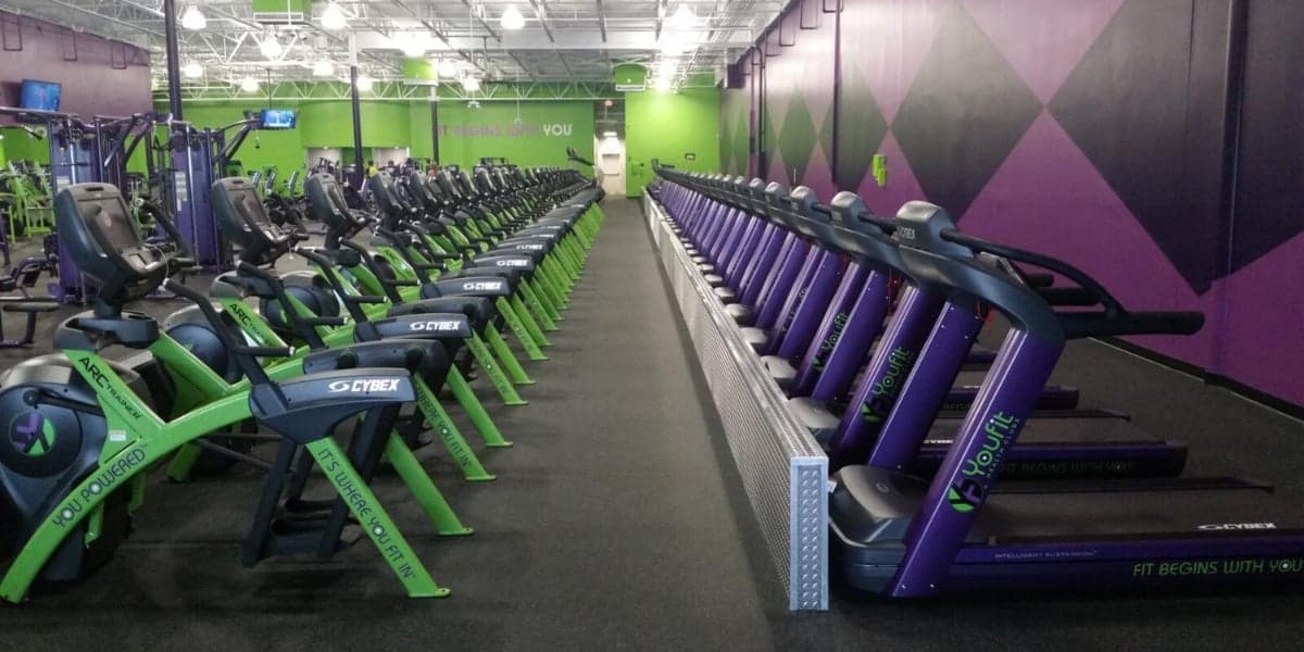 Parte interna de uma unidade da academia YouFit nos EUA (Imagem Reprodução Internet) Parte interna de uma unidade da academia YouFit nos EUA (Imagem Reprodução Internet)