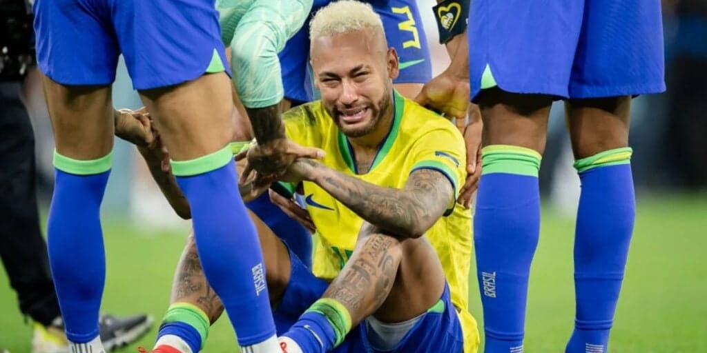 Em meio a escândalos, Neymar Jr. não se aguenta e fala sobre saída da seleção brasileira: "Sofrendo muito"