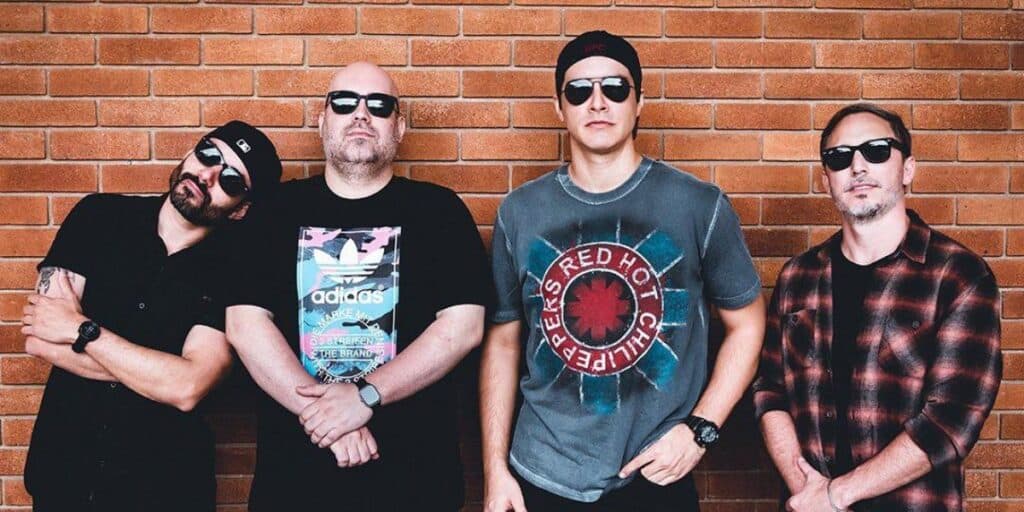 O Maior Tributo ao Red Hot Chili Peppers - Pepper Spray no Calabouço Rock Bar