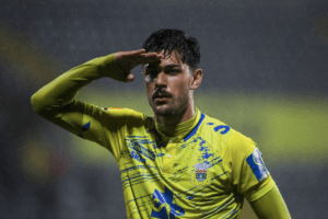 Santos fica perto de contratar zagueiro que esteve na mira do Cruzeiro - Foto Internet Santos fica perto de contratar zagueiro que esteve na mira do Cruzeiro - Foto Internet
