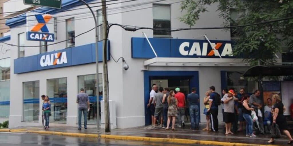 Dinheiro preso, aplicativo fora do ar e sem PIX: Situação da Caixa está enfurecendo clientes HOJE (05)