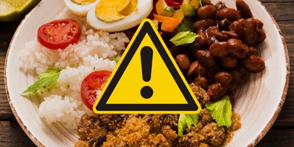 Moscas, baratas e comida estragada: A empresa alimentícia gigante proibida de servir refeições com urgência