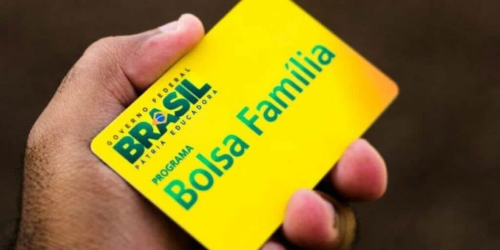 Antecipação do Bolsa Família cai como bomba e famílias recebem comunicado sobre o saque de AGOSTO