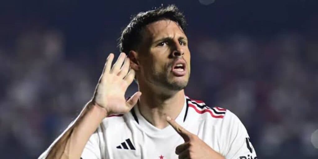 Zubeldía aos prantos: Neto paralisa Donos da Bola às pressas com desfecho de Calleri no São Paulo em 2025