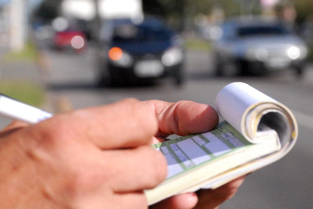 Estes motoristas precisam saber detalhes sobre o prazo para que está chegando ao fim, e pode acarretar em multa pesada - Reprodução Internet Estes motoristas precisam saber detalhes sobre o prazo para que está chegando ao fim, e pode acarretar em multa pesada - Reprodução Internet