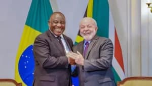 Lula em visita a Joanesburgo, na África do Sul - Foto Internet Lula em visita a Joanesburgo, na África do Sul - Foto Internet