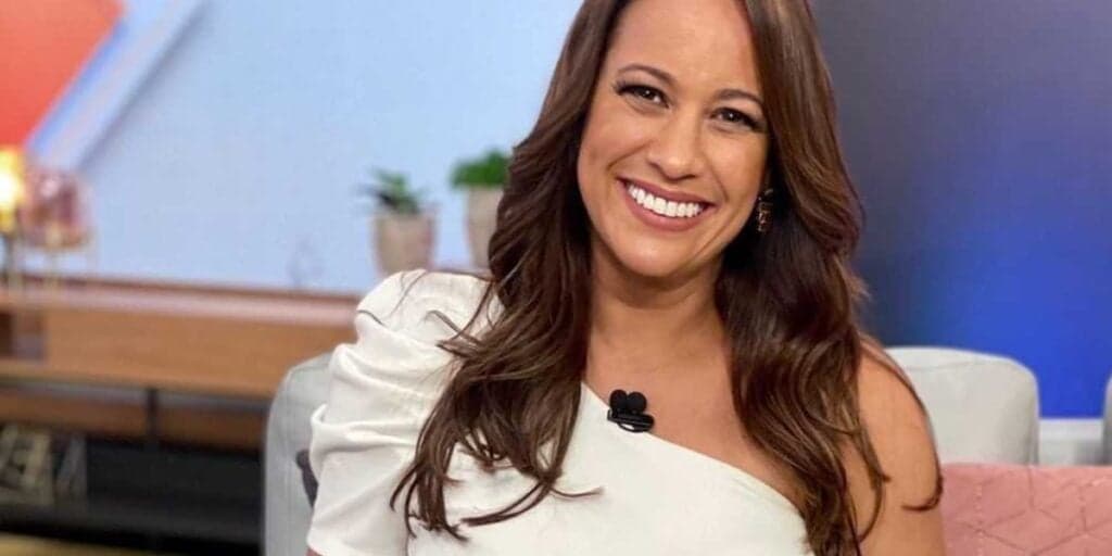 Renata Alves, do Hoje em Dia, quebra postura discreta e acaba de entregar com quem vive relação há anos