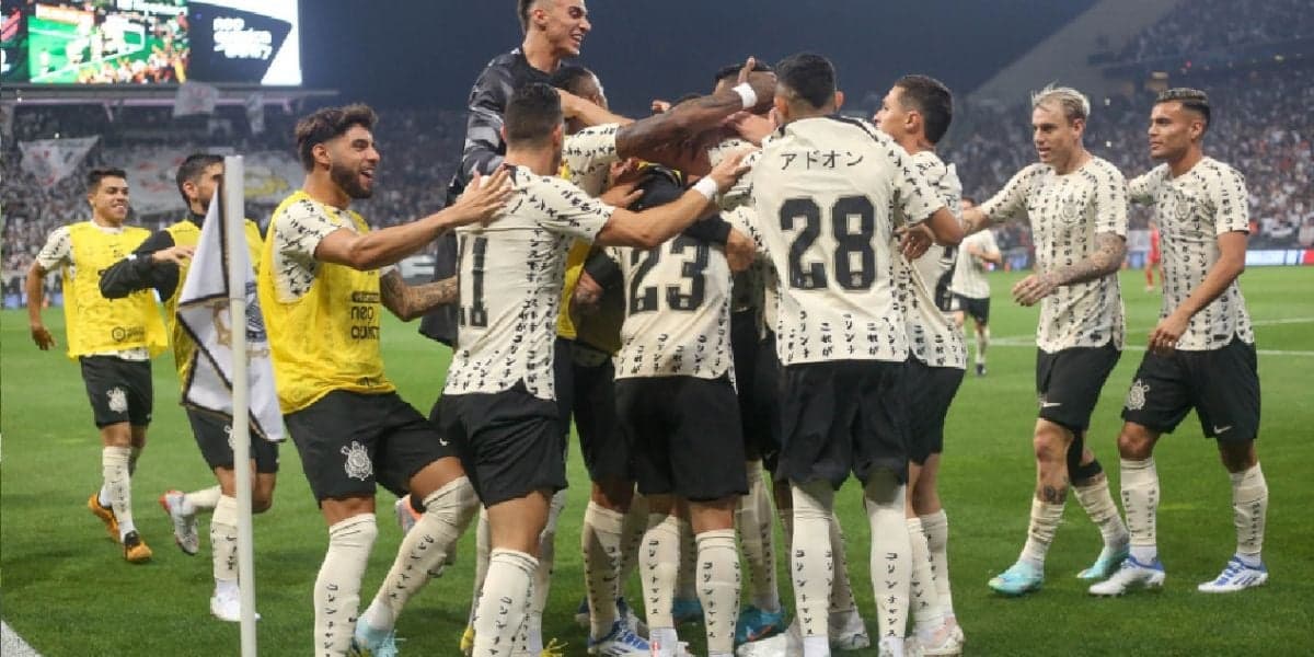 Time do Corinthians em campo - Foto: Internet Time do Corinthians em campo - Foto: Internet
