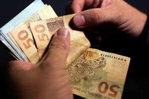 Todos precisam saber detalhes sobre a notícia que dá conta da mudança e novo valor no salário mínimo brasileiro - Reprodução Internet Todos precisam saber detalhes sobre a notícia que dá conta da mudança e novo valor no salário mínimo brasileiro - Reprodução Internet