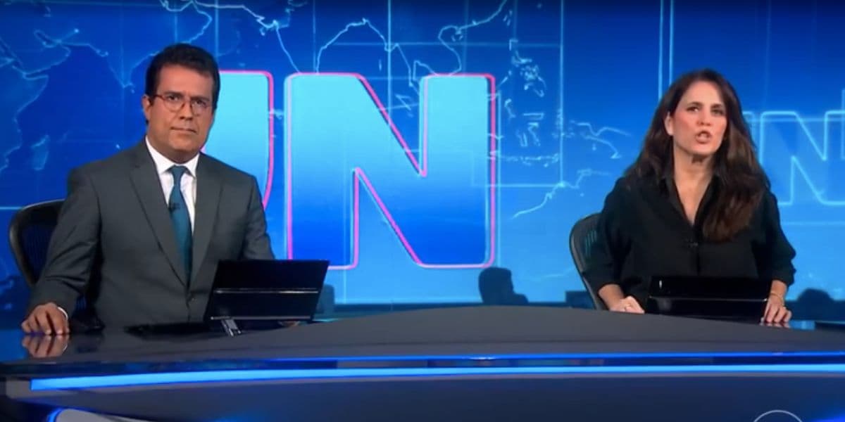 André Trigueiro e Ana Luiza Guimarães no Jornal Nacional (Foto: Reprodução / Globo) André Trigueiro e Ana Luiza Guimarães no Jornal Nacional (Foto: Reprodução / Globo)