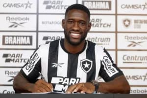 Botafogo anuncia a contratação do zagueiro angolano Bastos - Reprodução Internet Botafogo anuncia a contratação do zagueiro angolano Bastos - Reprodução Internet