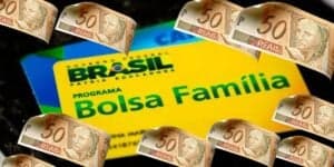 Cartão do Bolsa familia e dinheiro com aumento - Foto Reprodução Internet Cartão do Bolsa familia e dinheiro com aumento - Foto Reprodução Internet