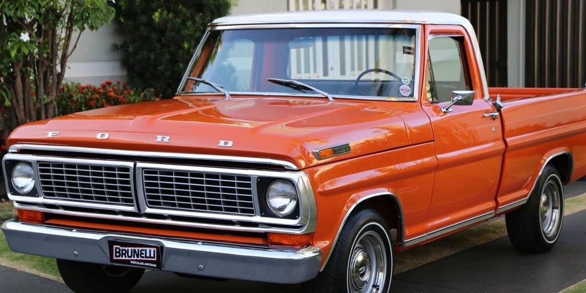Um dos modelos de carro da Ford F-100 (Foto: Reprodução/ Internet) Um dos modelos de carro da Ford F-100 (Foto: Reprodução/ Internet)