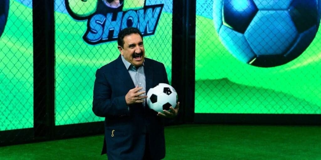 Ex-árbitro Oscar Roberto Godói e Cris Pereira vão ao “Gol Show” no “Programa do Ratinho” desta terça (12)
