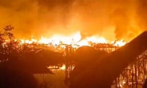 Incêndio em Caminho São José, no Dique da Vila Gilda, localizado na Zona Noroeste de Santos, em São Paulo - Foto Internet Incêndio em Caminho São José, no Dique da Vila Gilda, localizado na Zona Noroeste de Santos, em São Paulo - Foto Internet