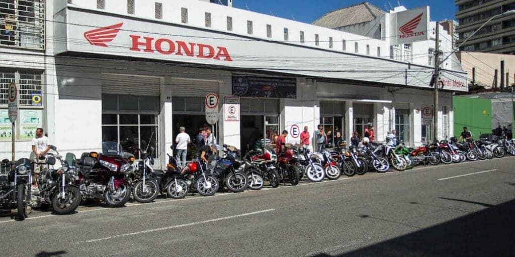 Ressureição: Honda acaba de confirmar o retorno triunfal de moto AMADA após 6 anos do fim