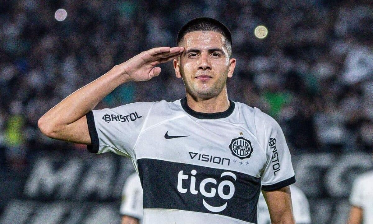O zagueiro Mateo Gamarra, do Olimpia, do Paraguai - Reprodução: Internet O zagueiro Mateo Gamarra, do Olimpia, do Paraguai - Reprodução: Internet