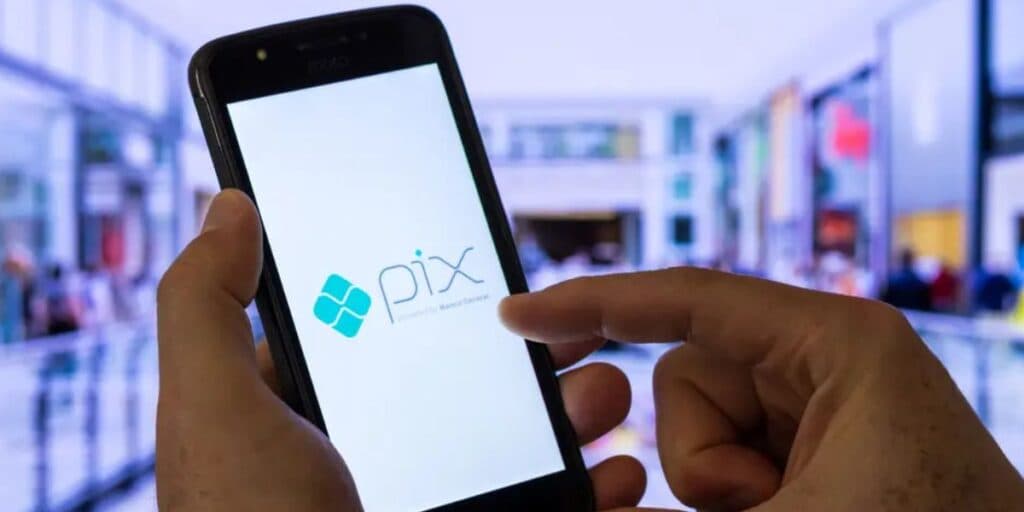 "Fique atento": Usuários do PIX de todos os bancos recebem HOJE (11) e não devem fazer isso jamais