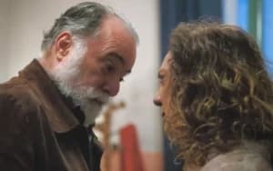 Irene pega Agatha e Antônio quase se beijando (Foto Reprodução/Internet Irene pega Agatha e Antônio quase se beijando (Foto Reprodução/Internet