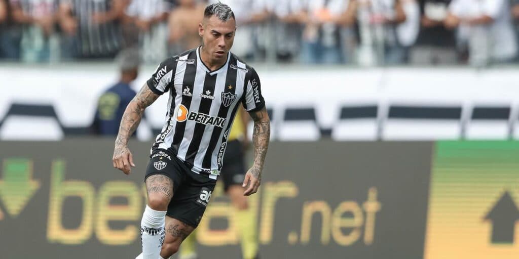Dias contados no Atlético MG: Caetano fica contra a parede por Vargas e expõe sobre adeus de 4 jogadores