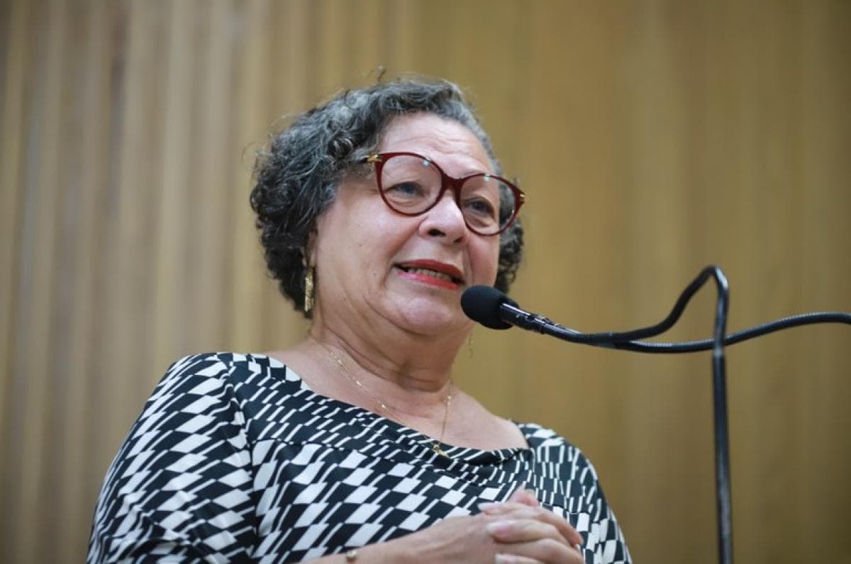 A professora Ângela Melo - Foto Reprodução Internet A professora Ângela Melo - Foto Reprodução Internet