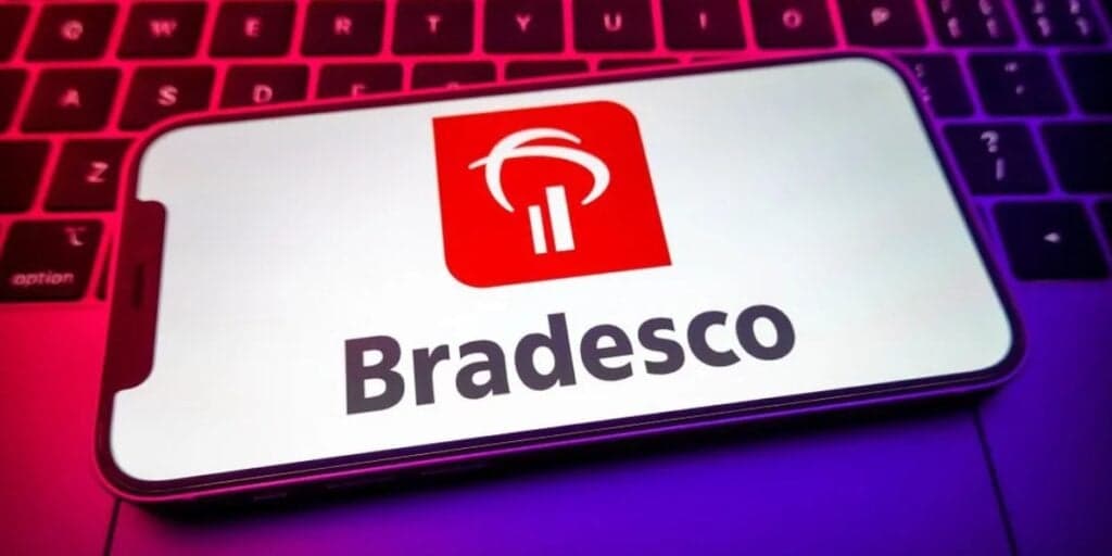 Facão à solta: O fechamento de agências do Bradesco, demissões e comunicado oficial do banco com motivo