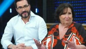 Dona Déa e Padre Fábio no Domingão com Huck - Foto Globo Dona Déa e Padre Fábio no Domingão com Huck - Foto Globo