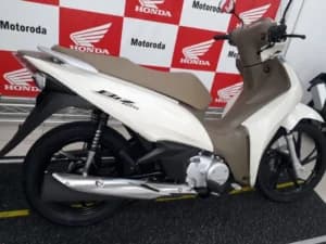 Honda Biz segue sendo uma das queridinhas do brasileiro pelo conforto e versatilidade - Foto Internet Honda Biz segue sendo uma das queridinhas do brasileiro pelo conforto e versatilidade - Foto Internet