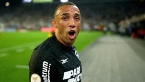 Marçal acabou sendo suspenso por dois jogos pelo STJD pela expulsão contra o Corinthians e desfalca Botafogo diante do América-MG - Foto Internet Marçal acabou sendo suspenso por dois jogos pelo STJD pela expulsão contra o Corinthians e desfalca Botafogo diante do América-MG - Foto Internet