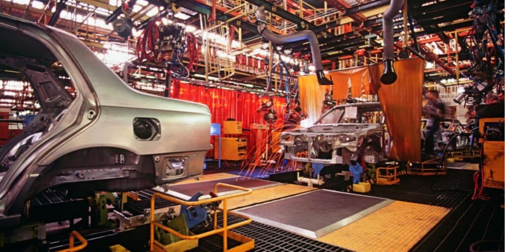 Falha grave nos freios: Montadora gigante acaba solicitar a retirada imediata de mais de 50 mil carros das ruas