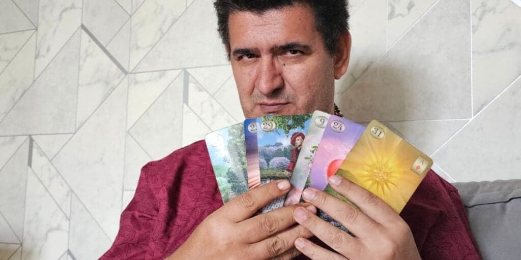 Val Couto, tarólogo dos famosos, já tinha previsto o fim do romance de Maiara e anuncia mais previsões do mundo das celebridades