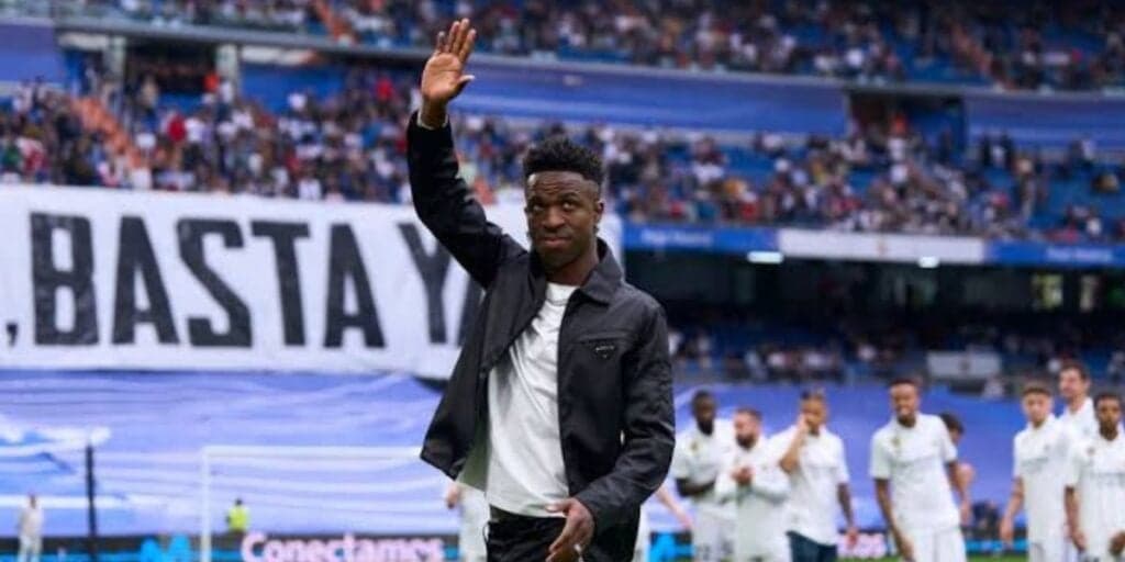 Um caminhão de dinheiro após 5 anos na Europa: Vinícius Jr volta atrás e acaba de assinar com clube até 2027