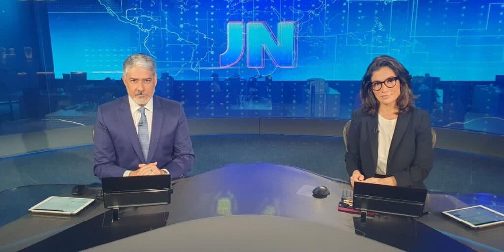 Bonner e Renata confirmam no JN notícia sobre o substituto do real em papel e comunicado do Banco Central