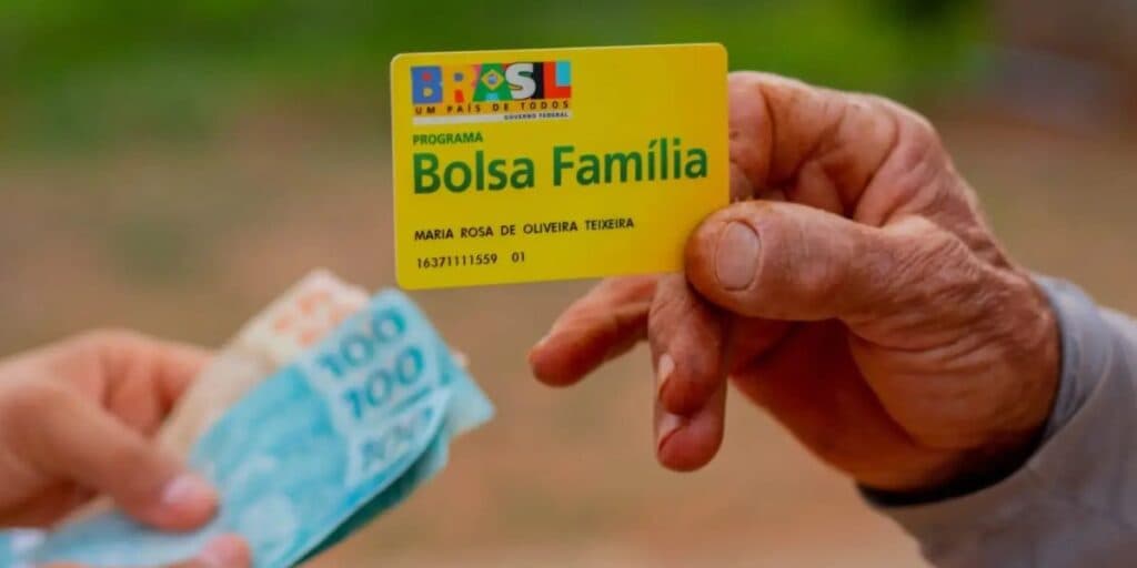 Pagamento EXTRA de R$ 200 acaba de cair como presente imediato para milhares de usuários do Bolsa Família