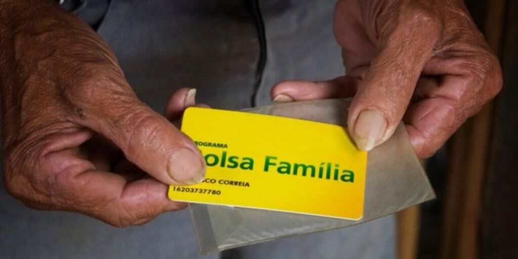 Facão URGENTE: Governo Lula acaba de achar IRREGULARIDADE e quase 5 milhões podem perder Bolsa Família