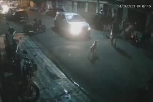 Elionilton tentou fugir de moto, mas foi derrubado e agredido por populares em São Vicente - Foto G1 Elionilton tentou fugir de moto, mas foi derrubado e agredido por populares em São Vicente - Foto G1