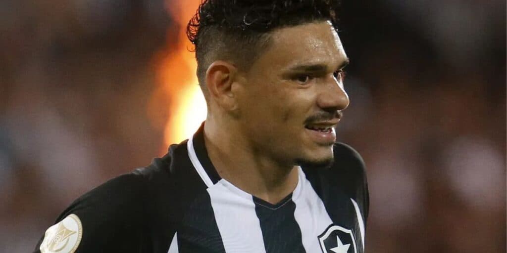 Nada fácil: Botafogo vai do céu ao inferno após empate contra o Santos e péssima notícia chega sobre Tiquinho