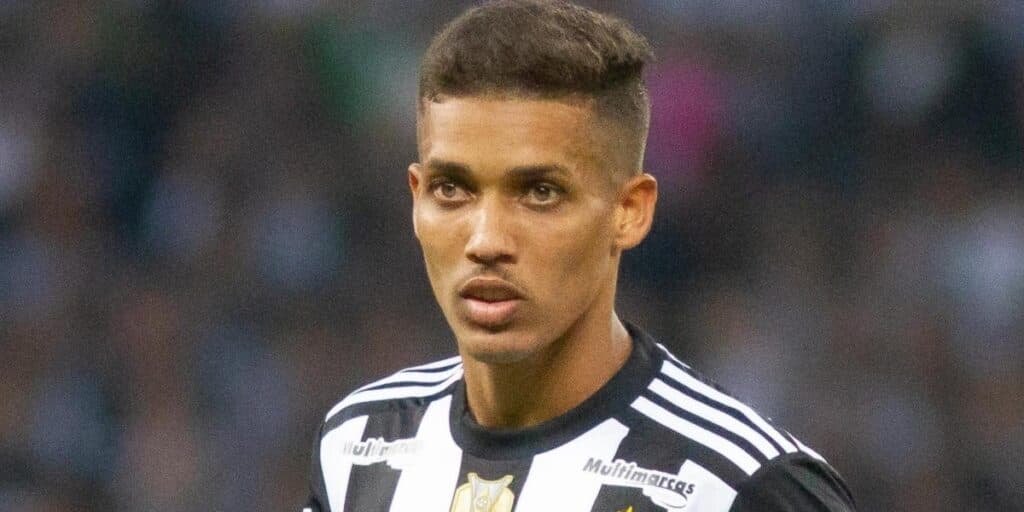 Prestes a dar adeus: Corinthians e Fluminense entram em guerra para arrancar Pedrinho do Atlético-MG em 2024