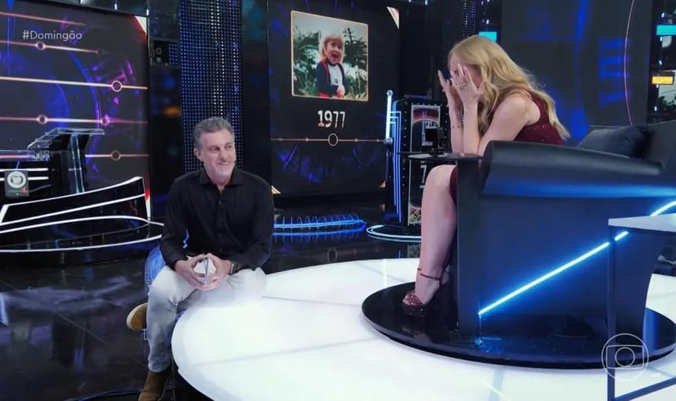 Angélica foi aos prantos no Domingão de Luciano Huck na Globo (Foto: Reprodução/ Internet) Angélica foi aos prantos no Domingão de Luciano Huck na Globo (Foto: Reprodução/ Internet)