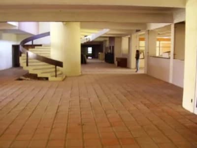Hotel de luxo construído em praia de Santa Catarina - Foto Schmitz Leiloeiros Oficiais - Divulgação Hotel de luxo construído em praia de Santa Catarina - Foto Schmitz Leiloeiros Oficiais - Divulgação